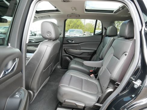 Used 2023 GMC Acadia SLT w/ Technology Package AWD/4WD image 36