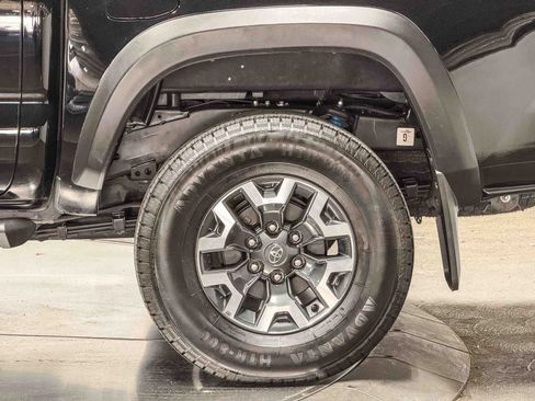 Certified 2023 Toyota Tacoma TRD Off-Road AWD/4WD image 11