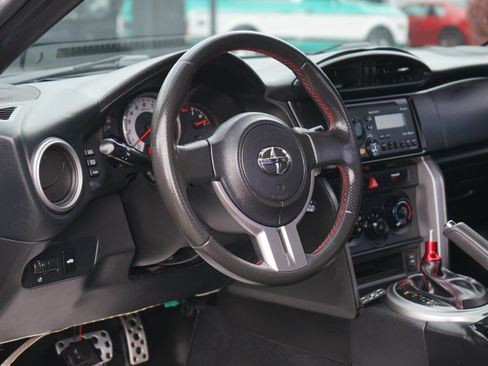 Used 2013 Scion FR-S RWD image 11
