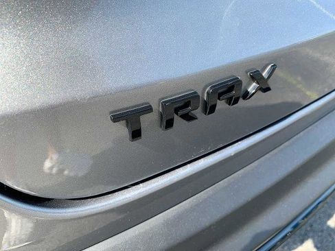 New 2024 Chevrolet Trax RS w/ Sunroof Package FWD image 28