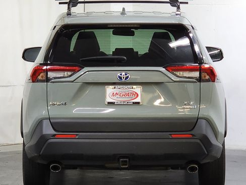 Used 2021 Toyota RAV4 XLE Premium AWD/4WD image 6