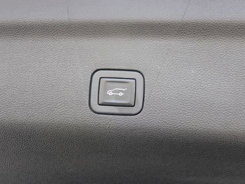 Used 2024 Cadillac Escalade Sport Platinum w/ LPO, ONYX Package AWD/4WD image 8