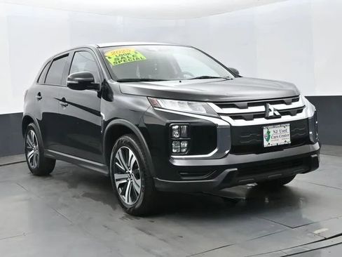 Used 2025 Mitsubishi Outlander Sport ES image 2