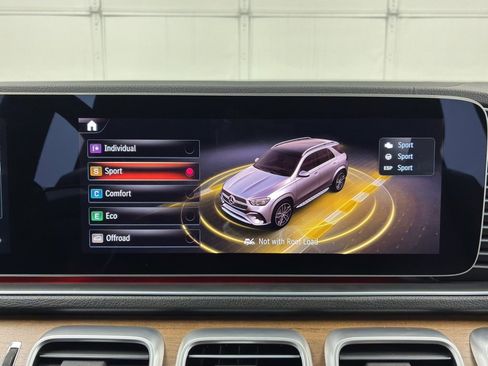 Used 2024 Mercedes-Benz GLE 450 4MATIC image 35