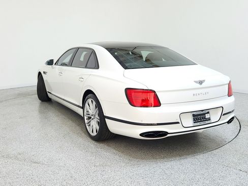 Used 2023 Bentley Flying Spur V8 image 10