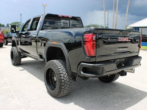 Used 2025 GMC Sierra 2500 Denali w/ Denali Reserve Package AWD/4WD image 8