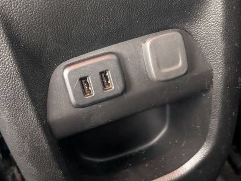 Used 2018 Chevrolet Colorado Z71 AWD/4WD image 23
