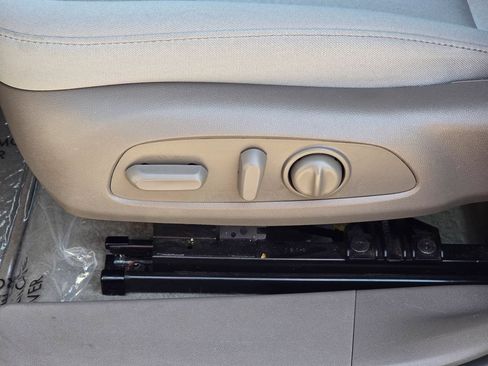 Used 2025 Chevrolet Malibu LT FWD image 14