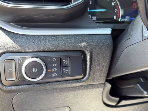 Used 2023 Ford Explorer XLT w/ Equipment Group 202A RWD image 17