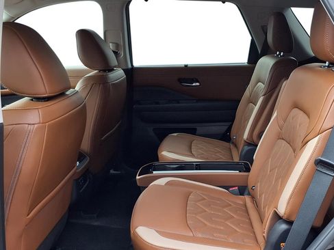 New 2026 Nissan Pathfinder Platinum AWD/4WD image 22