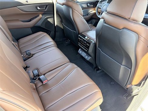 Used 2024 Acura MDX SH-AWD w/ Advance Package image 23