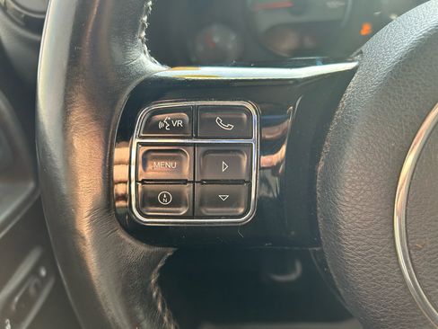 Used 2016 Jeep Wrangler Unlimited Sahara image 18