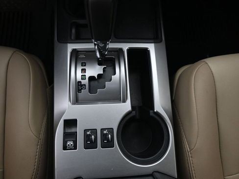 Used 2023 Toyota 4Runner SR5 Premium image 4