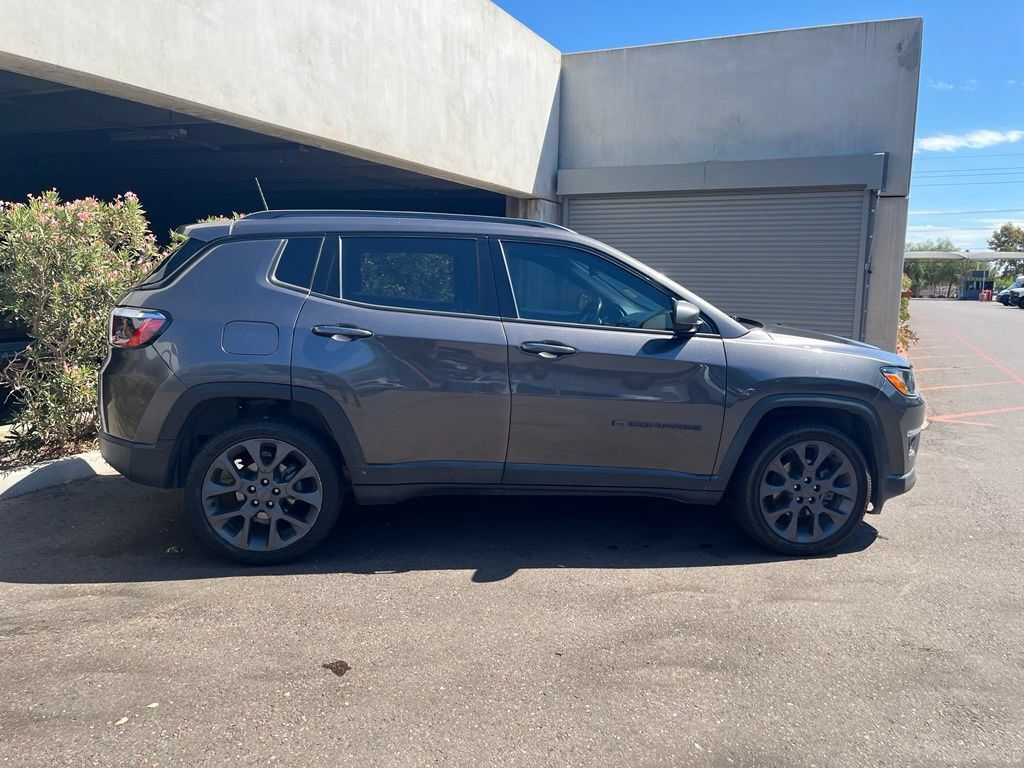 Used 2021 Jeep Compass Latitude w/ Driver Assistance Group AWD/4WD image 4