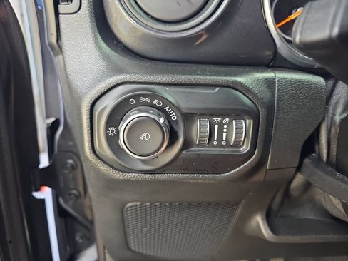 Used 2021 Jeep Wrangler Unlimited Sport AWD/4WD image 24