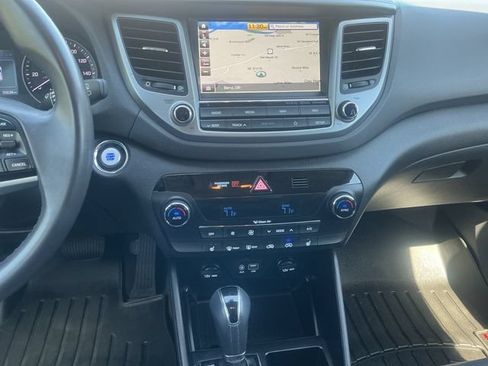 Used 2018 Hyundai Tucson SEL Plus w/ Cargo Package AWD/4WD image 11
