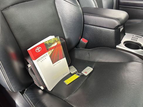 Used 2019 Toyota 4Runner Limited AWD/4WD image 18