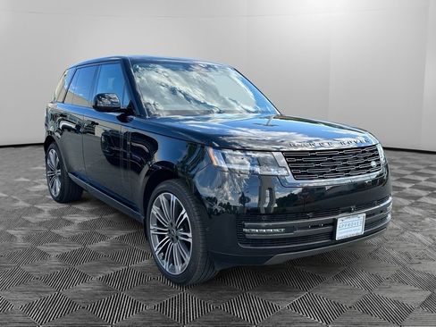 Used 2025 Land Rover Range Rover SE AWD/4WD image 3