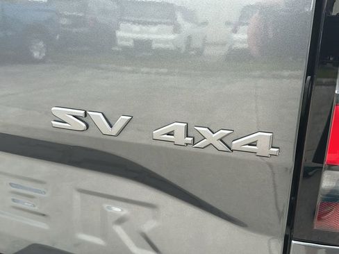 Used 2024 Nissan Frontier SV image 9