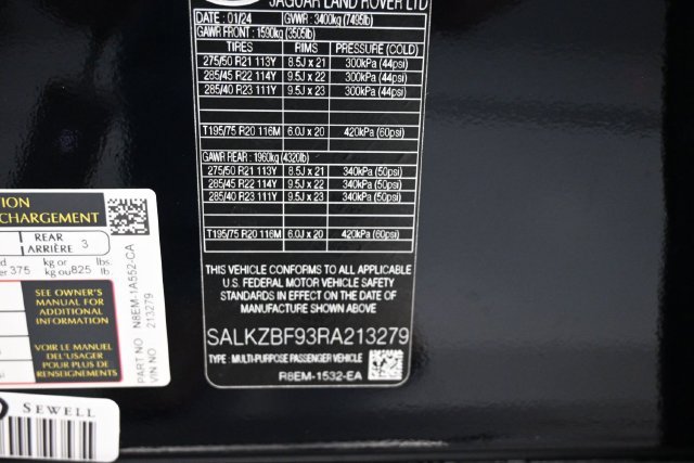 Used 2024 Land Rover Range Rover SV AWD/4WD image 17