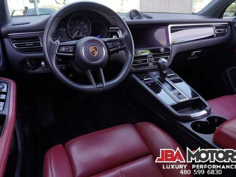 Used 2024 Porsche Macan AWD/4WD image 10
