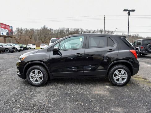 Used 2022 Chevrolet Trax LS w/ Tint and Cruise Package image 6