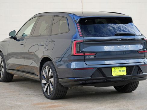 Used 2025 Volvo EX90 Ultra AWD/4WD image 49