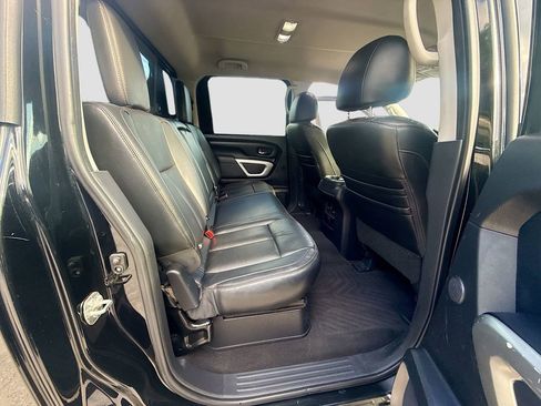 Used 2017 Nissan Titan SL image 29