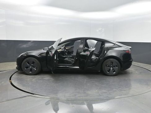 Used 2021 Tesla Model 3 Standard Range Plus image 31