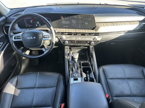 Used 2024 Kia Telluride EX w/ EX Captain's Chair Package image 18