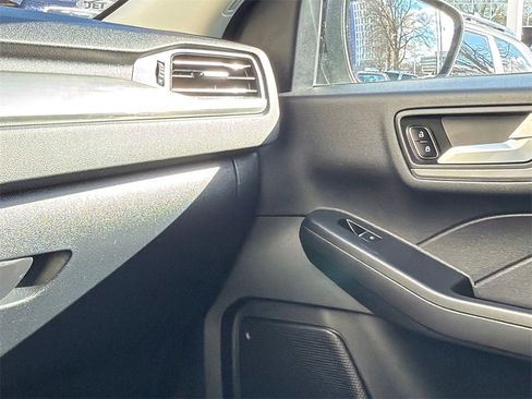 Used 2022 Ford Escape Titanium image 32