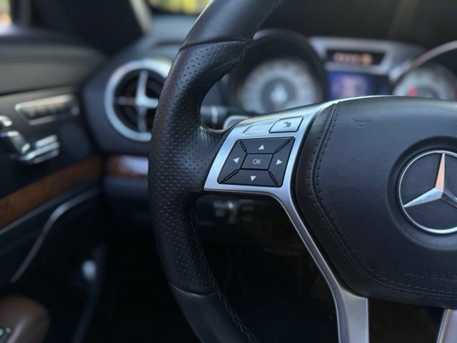 Used 2013 Mercedes-Benz SL 550 image 25