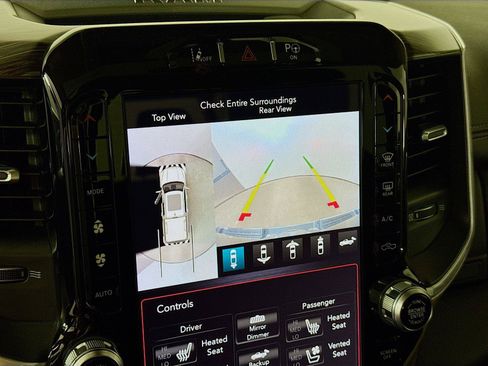 Used 2019 RAM 1500 Laramie AWD/4WD image 6