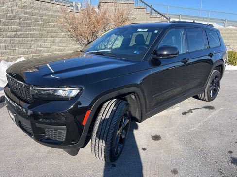 Used 2021 Jeep Grand Cherokee L Laredo image 30