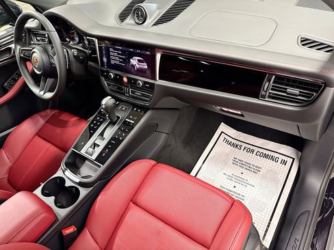 Certified 2026 Porsche Macan AWD/4WD image 13