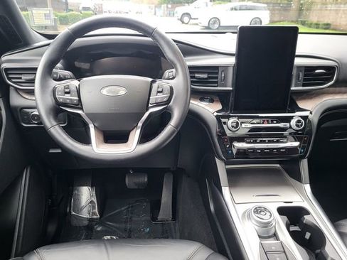 Used 2022 Ford Explorer Platinum w/ Equipment Group 601A image 20
