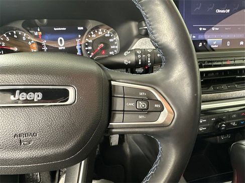 Certified 2022 Jeep Compass Latitude w/ Convenience Group image 28