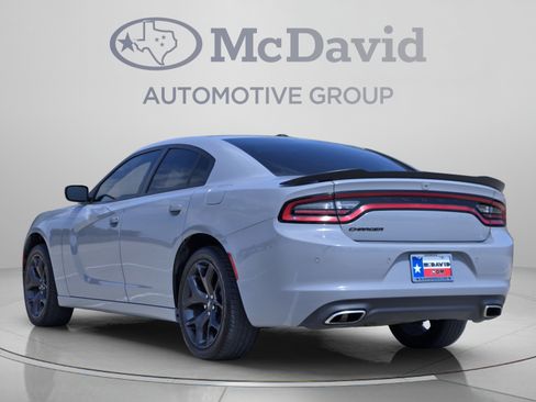 Used 2020 Dodge Charger SXT w/ Blacktop Package RWD image 4