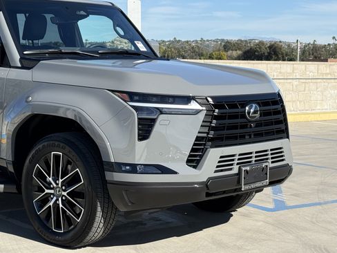 New 2026 Lexus GX 550 image 3