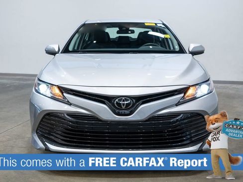 Used 2019 Toyota Camry LE FWD image 2
