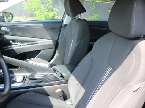 Used 2023 Hyundai Elantra SEL FWD image 12