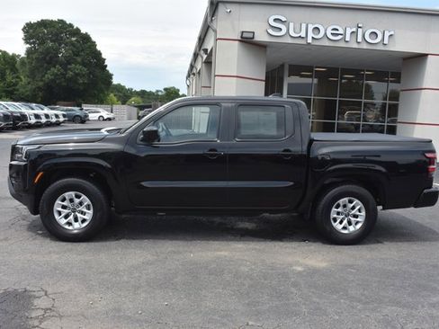 Used 2024 Nissan Frontier SV RWD image 9