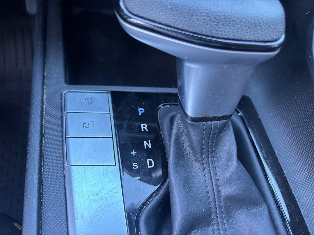 Used 2021 Hyundai Elantra SE FWD image 20