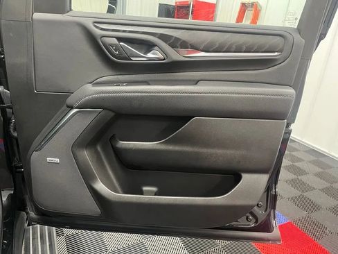 Used 2023 GMC Yukon Denali AWD/4WD image 24