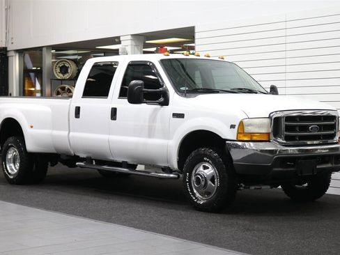 Used 2001 Ford F350 Lariat image 2