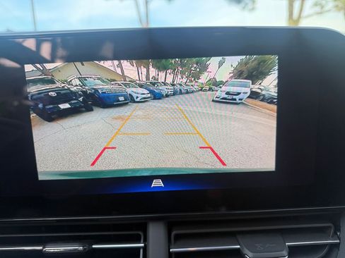 Used 2025 Chevrolet Trax LT w/ LT Convenience Package image 21