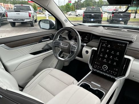 Used 2024 GMC Acadia Denali w/ Super Cruise Package FWD image 19
