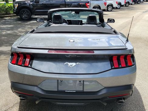 Used 2025 Ford Mustang Premium image 4