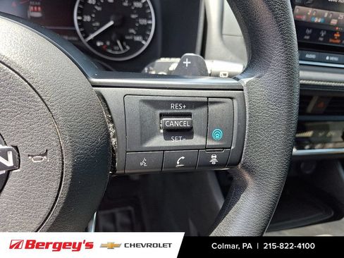 Used 2024 Nissan Rogue SV AWD/4WD image 24