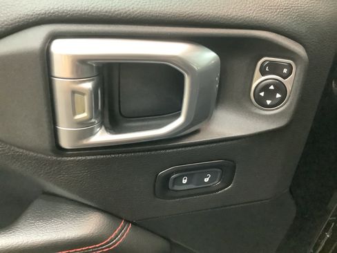 Used 2021 Jeep Gladiator Rubicon image 16